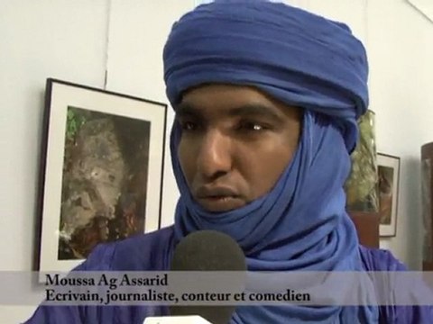 Interview de Moussa AG ASSARID (berbère touareg) - Ecrivain, journaliste, conteur et comédien - CBF TV