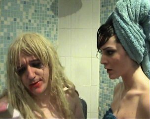 LA BLAGUE DU SAMEDI - UNE BLONDE SOUS LA DOUCHE