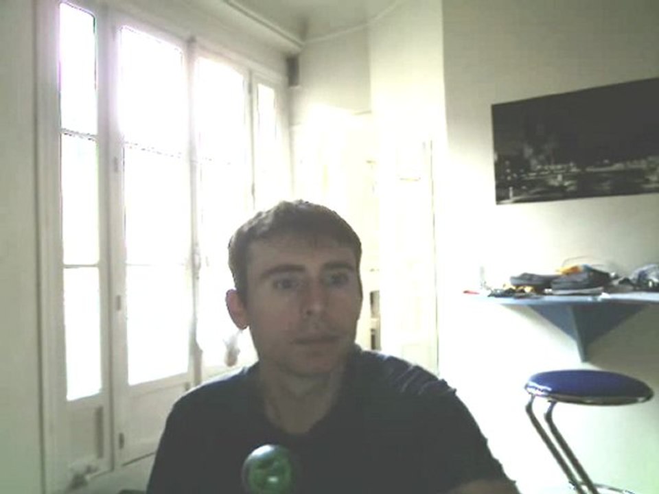 Wiwi égratigne "hold me now" de Thompson Twins