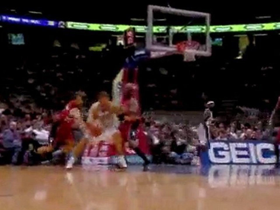 Jose Calderon strips the ball and goes coast-to-coast for th