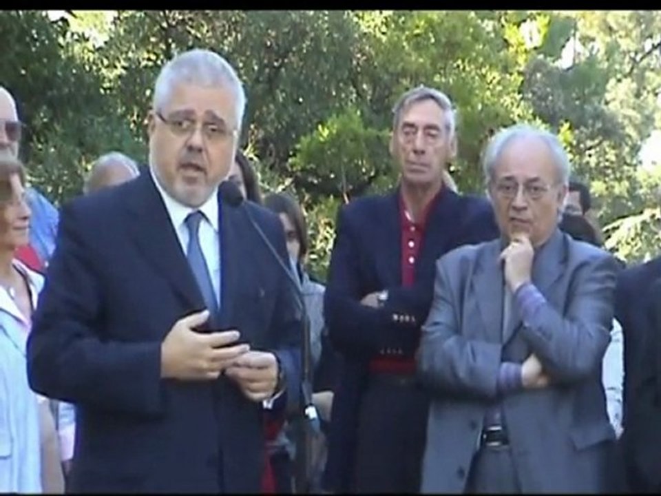 Centenari Ferrer i Guàrdia - Ofrena floral al monument