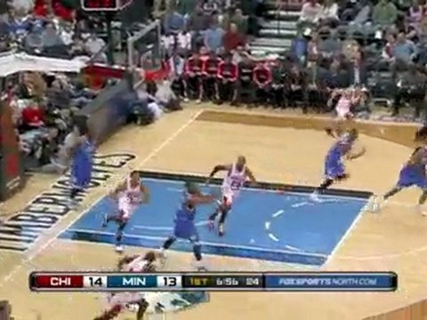 Derrick Rose loses the ball and Al Jefferson gets it ahead t