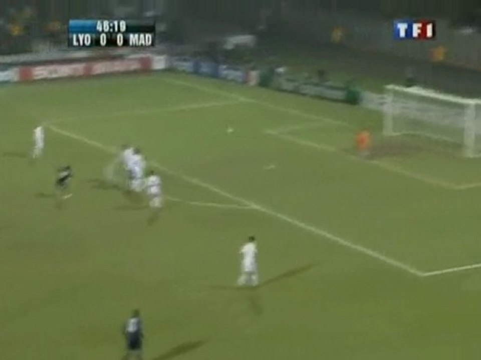 Champion's League - OL - Real Madrid 1-0 Makoun TF1