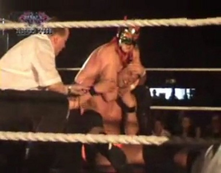 Damon Brix (AUT) vs Lexxus (MEX)