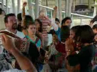 380.OVS. Danse sur/sous la passerelle simone de Beauvoir