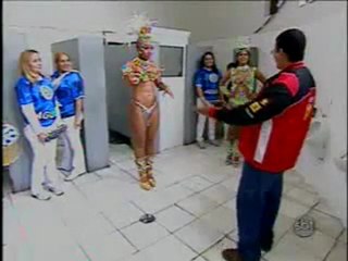 Apanhados na casa de banho