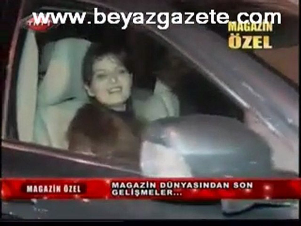 Nurgül yeşilçay ailesi ile...