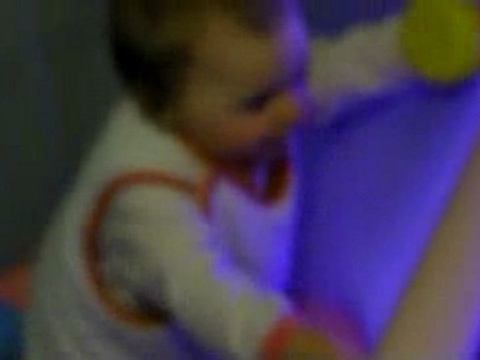 maman joue avec maïly (le 20.02.2010)