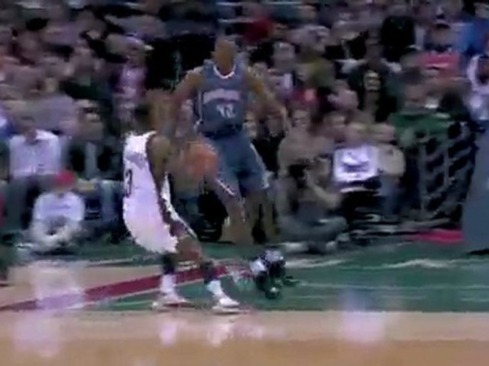 Brandon Jennings creates and hits the jump shot in the lane