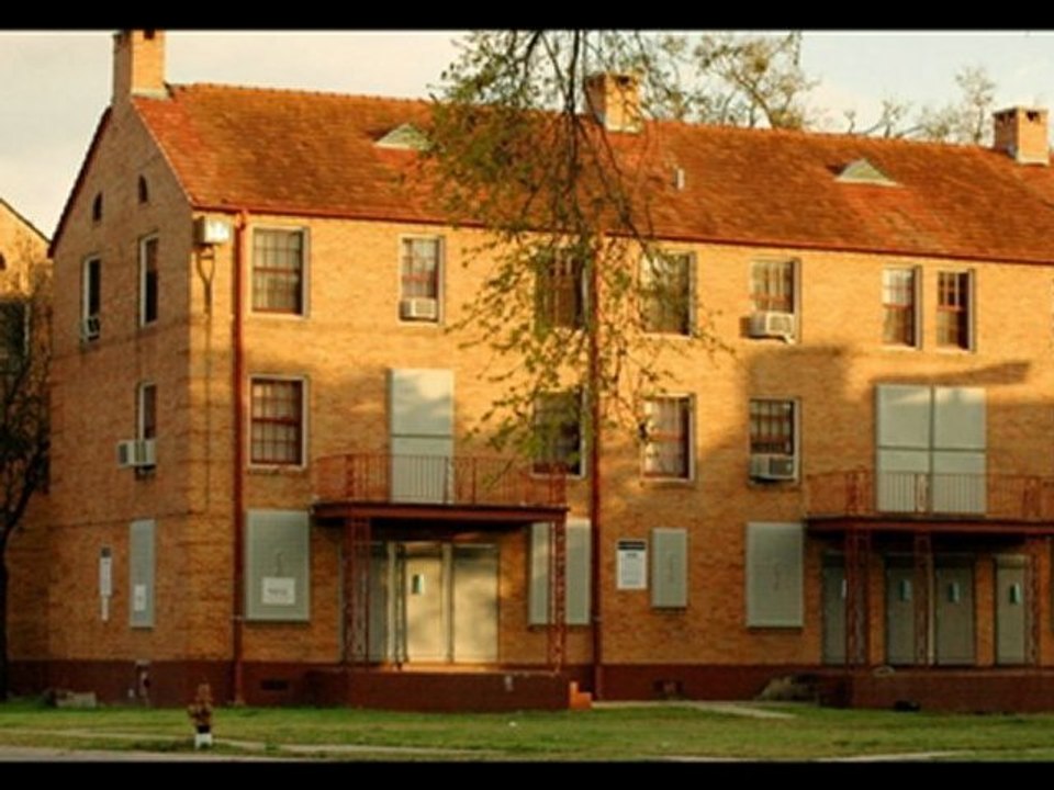 LUMINITA SOARE- CASA CU INSMNUL SOARELUI IN ROMANESTE