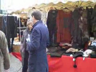 Régionales: Valérie Pécresse sur le marché avec P Beaudouin