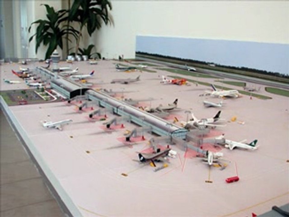 How to Build a Miniature Model Airport