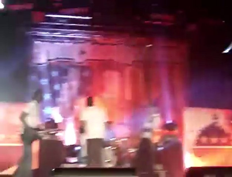 Gym Class Heroes - Beautiful Day_Extra Extra (02-22-07)