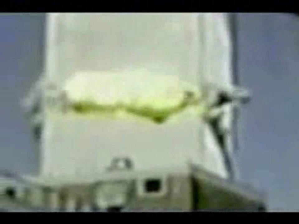 911-plane missile avec tête à la charge creuse?