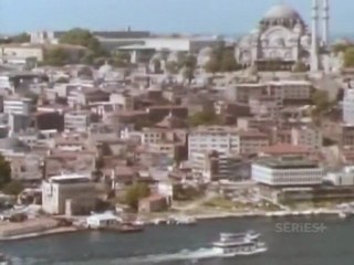 Sydney Fox, 3.15 Amazones 1 sur 3