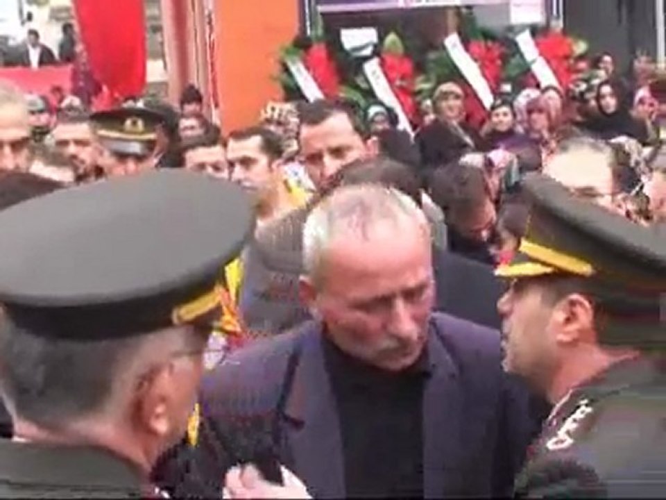 Şiran şehidini yolculadı