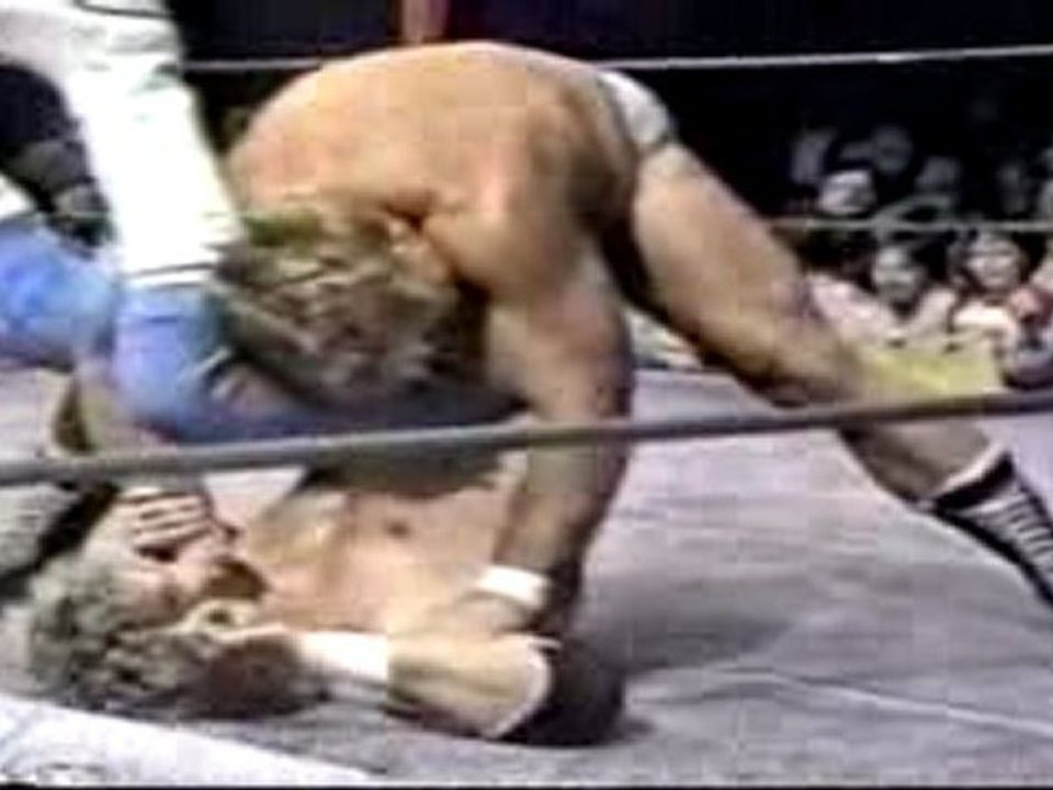 Ronnie Garvin vs Eddie Gilbert