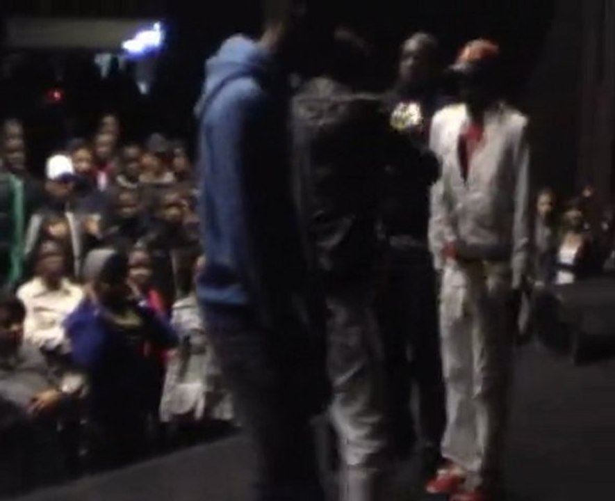 BATTLE  PARIS VS ORLEANS A POITIERS AUX PLATINES ZAZA TWINS