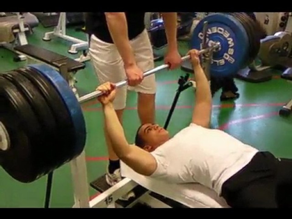 Alex H. 3*7 et 1*8 à 122kg développé couché