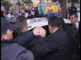 Erdoğan'ı Teğet Geçen Ayakkabı Korumanın Yüzüne İsabet Etti