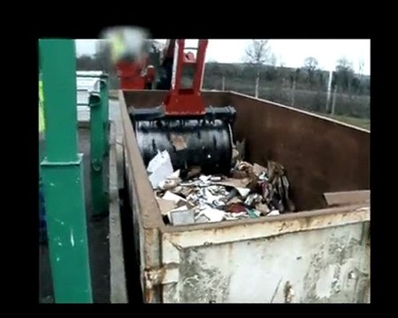 Compactage des déchets de la déchetterie