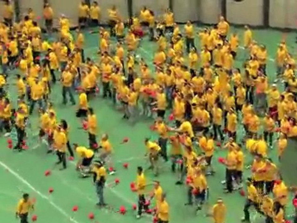 Une partie de dodgeball à 1200 !