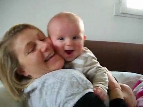 201002 Romain rit aux éclats