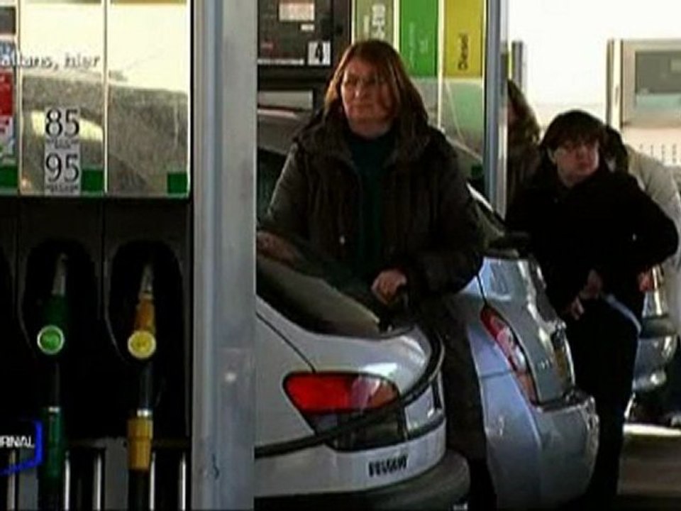 Total : Ceux qui profitent (La Chaize-Le-Vicomte)