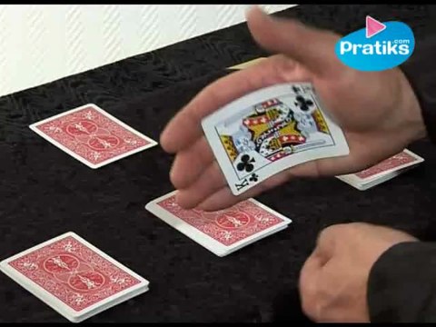 Magie La carte cachée dans les 3 paquets