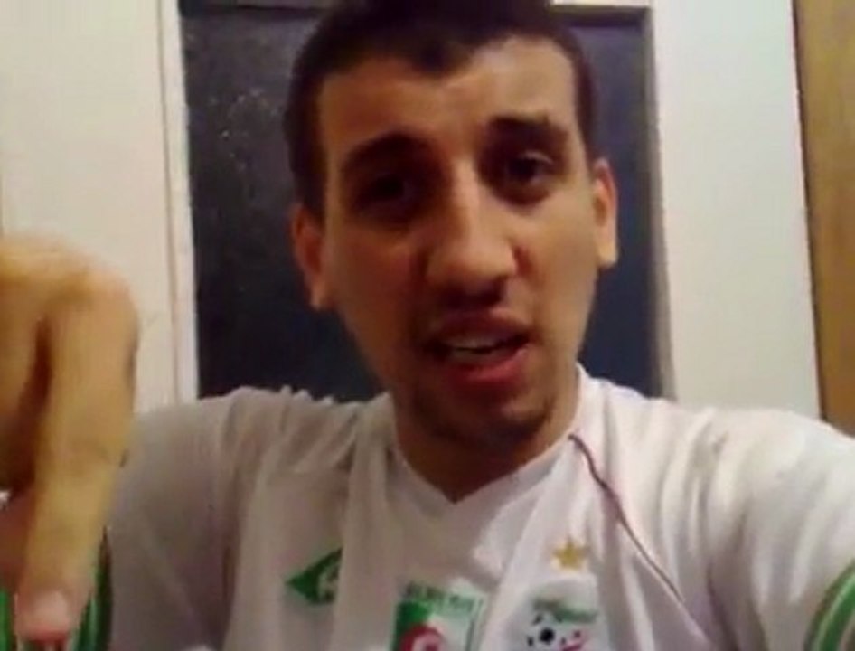 Un Algerien qui felicite la Tunisie pour sa victoire au Hand