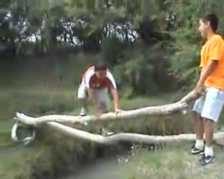 Unfreiwilliges Bad - video.swteam.info