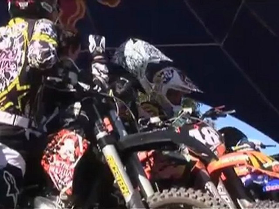 Robbie Maddison's X-Ray : Skuff TV Moto : Episode1 : 2010