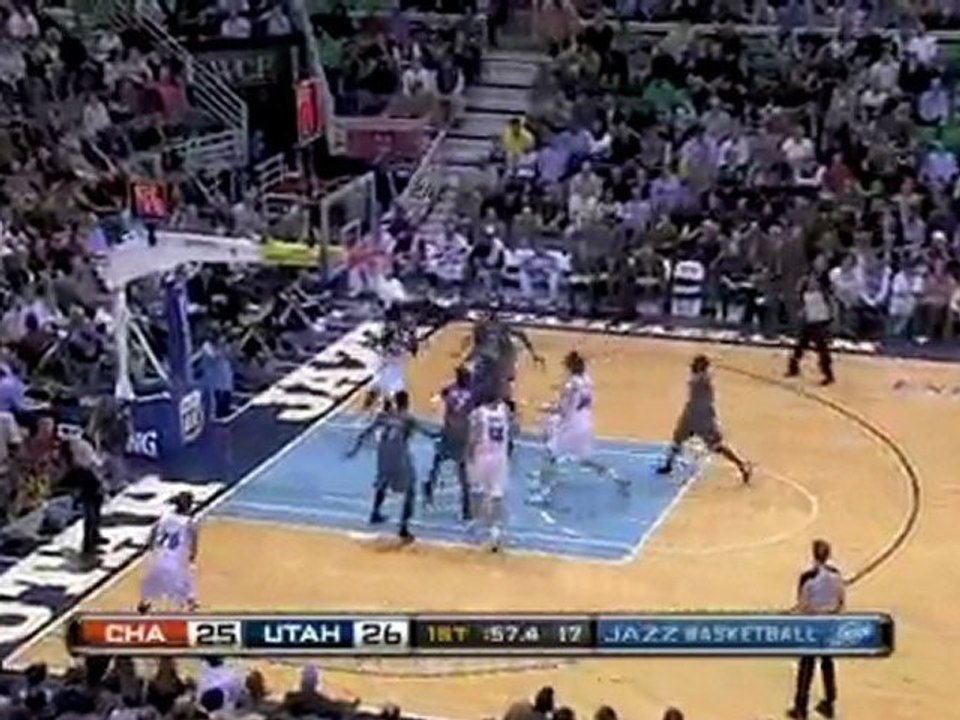 Deron Williams hits a cutting Paul Millsap on the baseline f