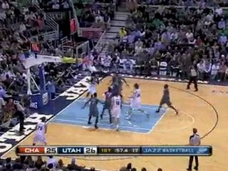 Deron Williams hits a cutting Paul Millsap on the baseline f