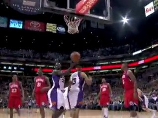 Steve Nash breaks down the defense and assists Jared Dudley