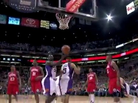 Steve Nash breaks down the defense and assists Jared Dudley