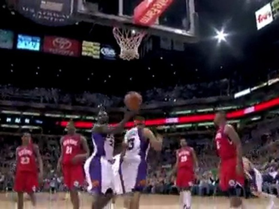 Steve Nash breaks down the defense and assists Jared Dudley