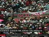 Docentes exigen mejoras salariales en Guatemala