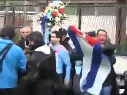 Exiliados protestan frente a la Embajada de Cuba en Madrid