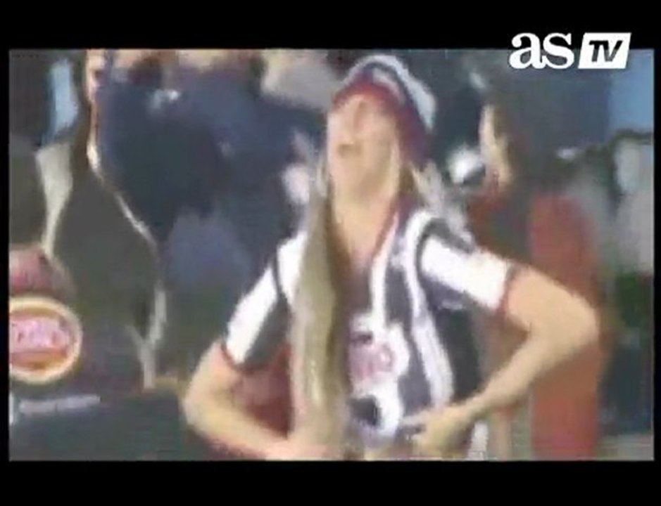 Supportrice Monterrey expulsée