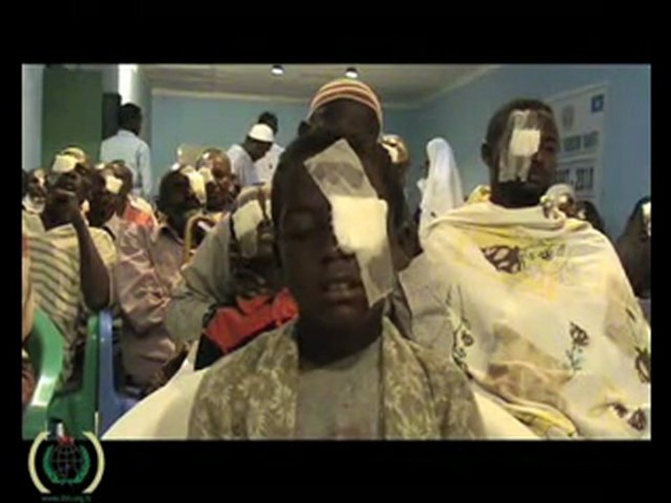 İHH Somali'de katarakt hastalarına ışık oluyor