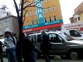 Mehmetçik Liseli Öğrencilere Polis Saldırısı