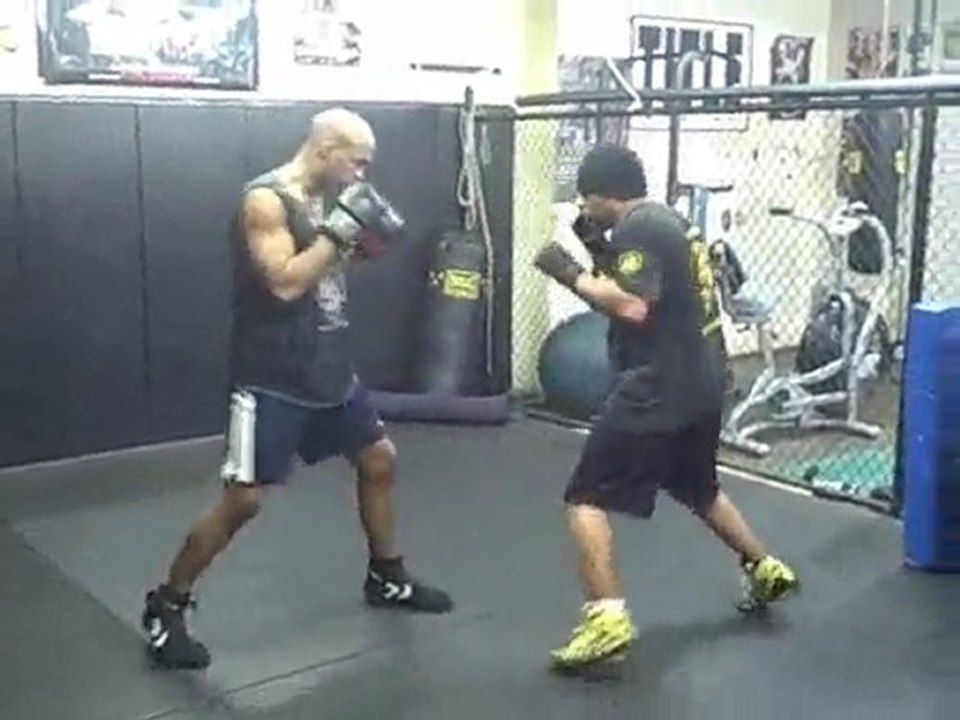 Boxing Defense Training Workout-Cutting Off The Ring Drill.