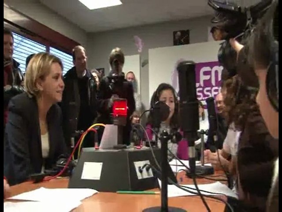 Valérie Pécresse au micro des enfants