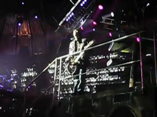 TOKIO HOTEL TOM SE LACHE SUR HUMAN CONNECT TO HUMAN