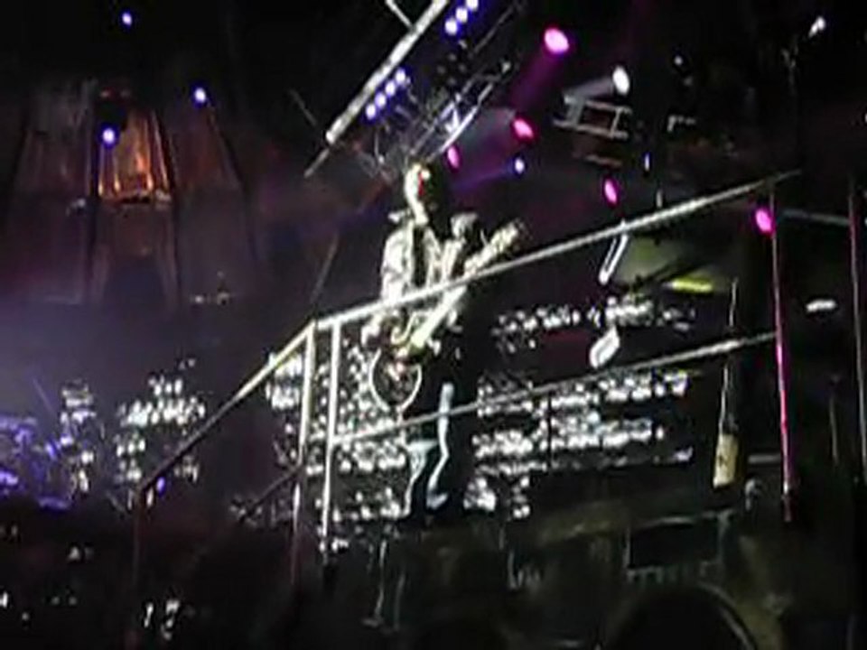 TOKIO HOTEL TOM SE LACHE SUR HUMAN CONNECT TO HUMAN