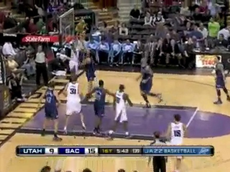 Beno Udrih makes a nice slip pass to carl Landry who hammers