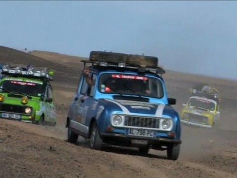 4L Trophy 2010 - Journée ordinaire d'une 4L dans le désert