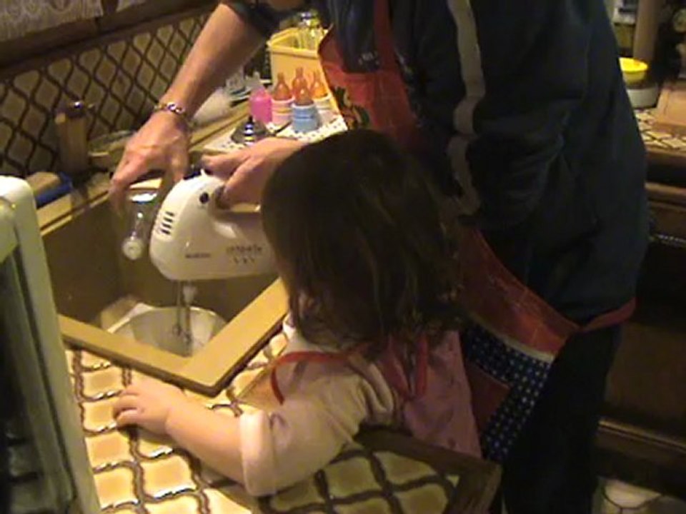 Tenaya fait de la mayo avec son papa !!