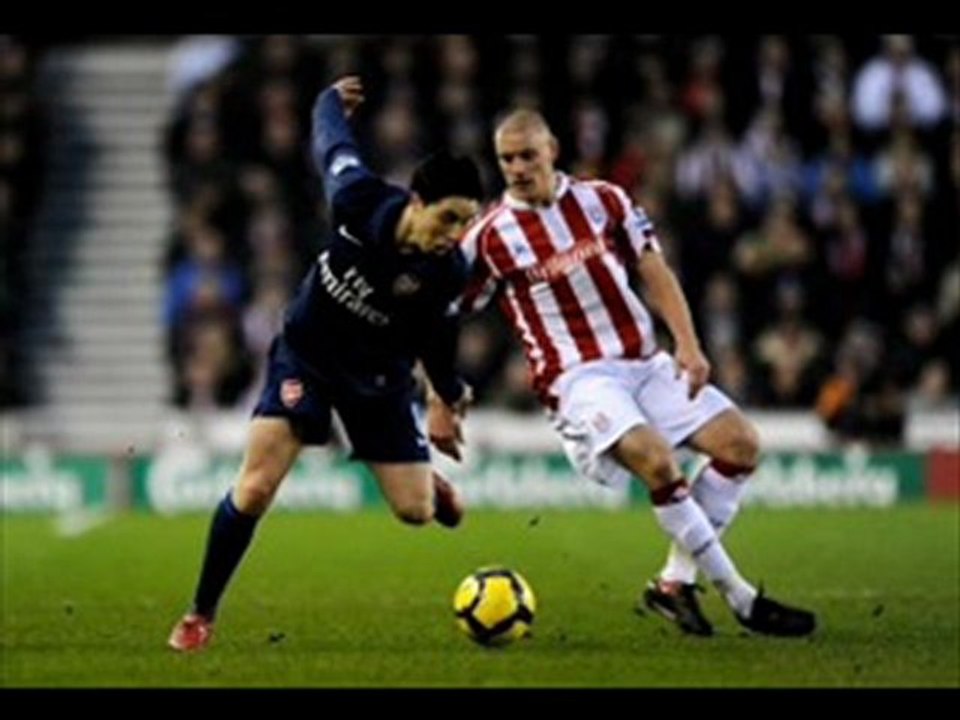 Stoke City 1-3 Arsenal Bendtner brilliant header